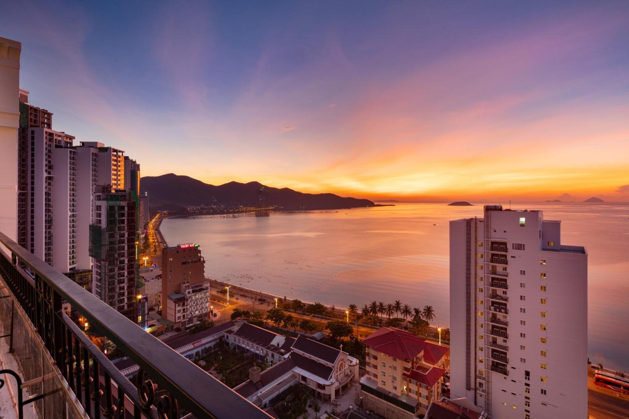Daphovina Hotel Nha Trang Exterior photo